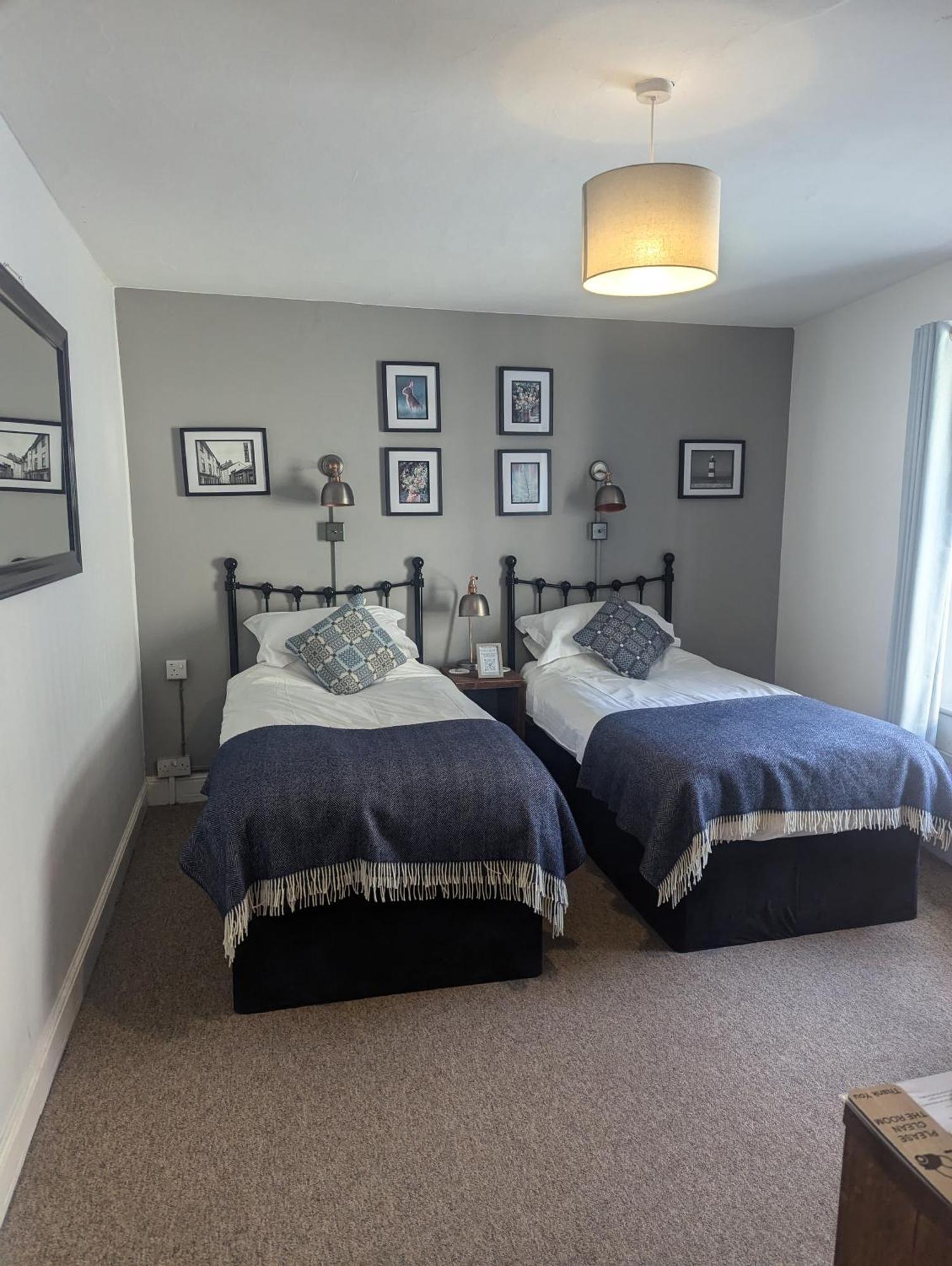 The Crown Aldbourne Hotel Quarto foto